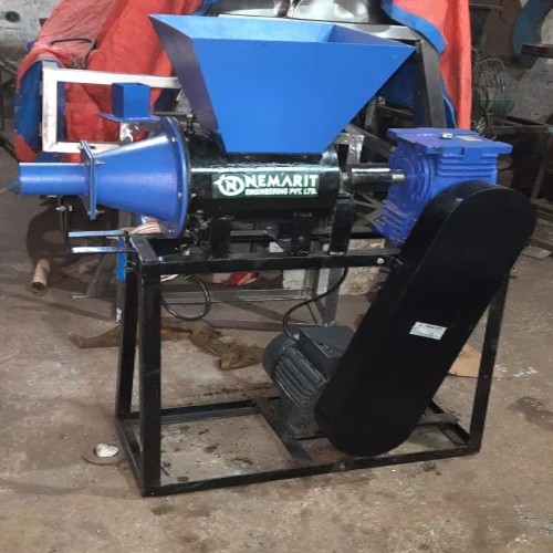 Cow Dung Log Making Machine