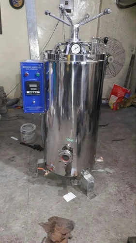 Double Walled Vertical Autoclave