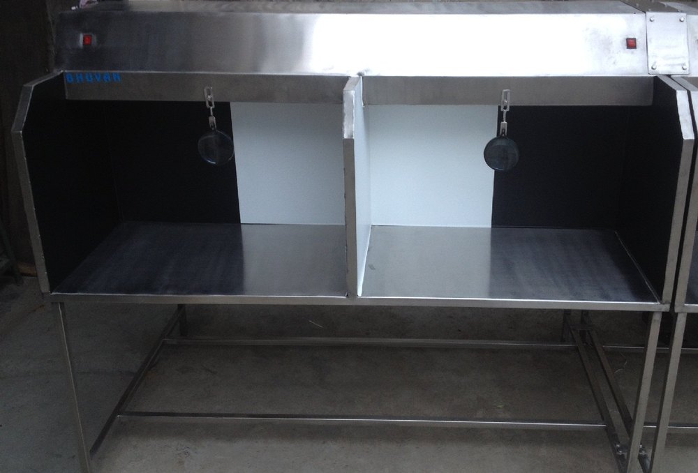 Visual Bottle Inspection Table B&W 4 Person, Size: Specified