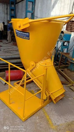 Material Controlled Tower Crane Cow Nose Concrete Bucket cap. 1.000 M3