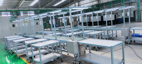 Assembly Line Conveyor With Table